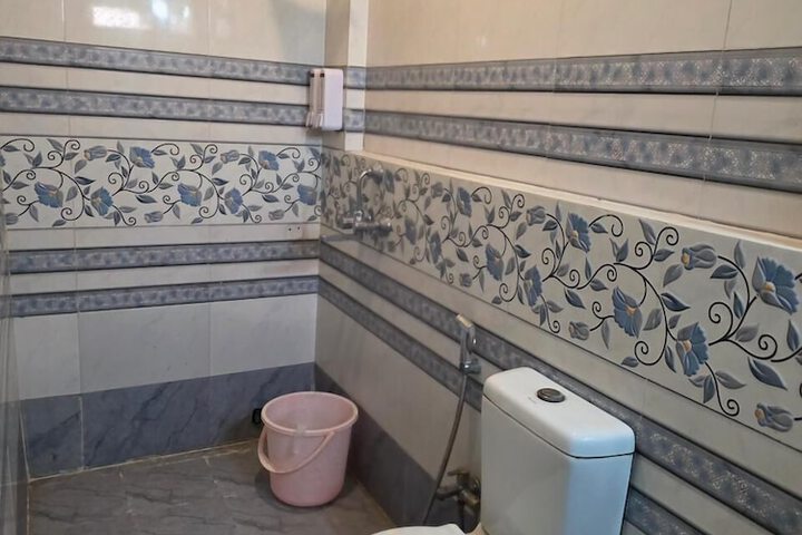 Room 8 of 11