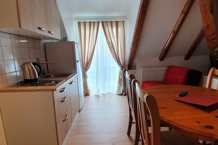 Room 176 of 266