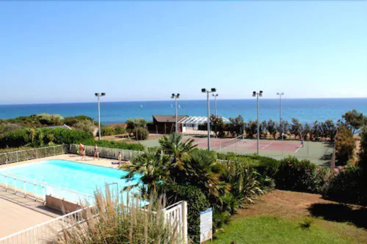 Tennis court