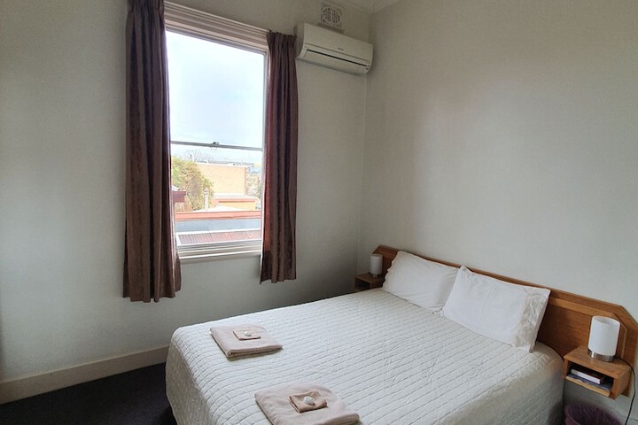 Room 14 of 37
