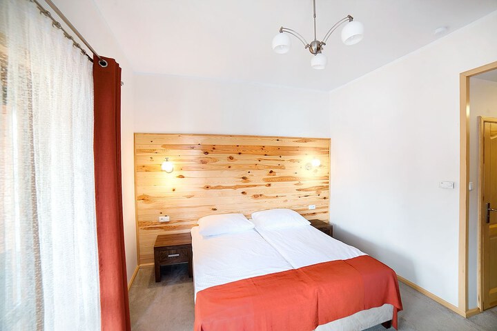 Room 9 of 205