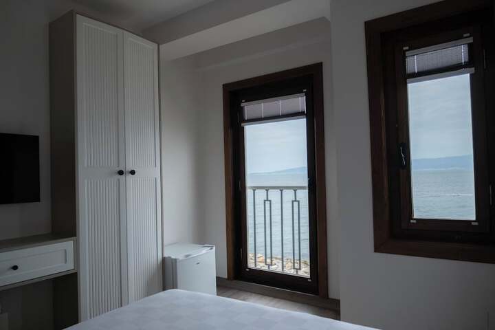 Room 33 of 70