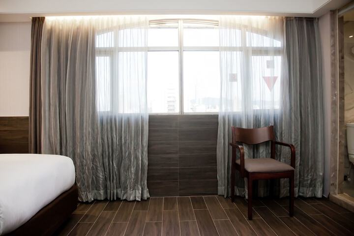 Room 54 of 95