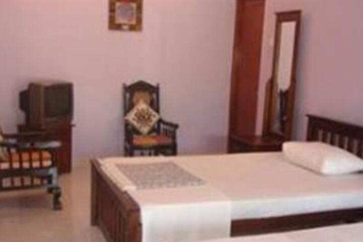Room 3 of 5