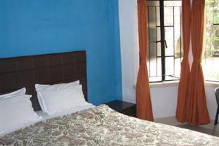 Room 2 of 5