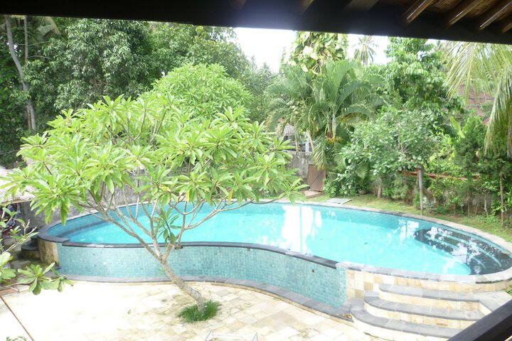 Hotel with Pool