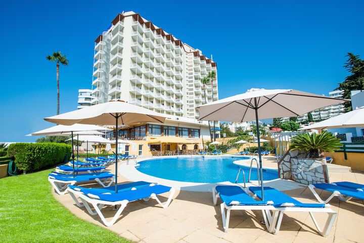 Hotel with Pool