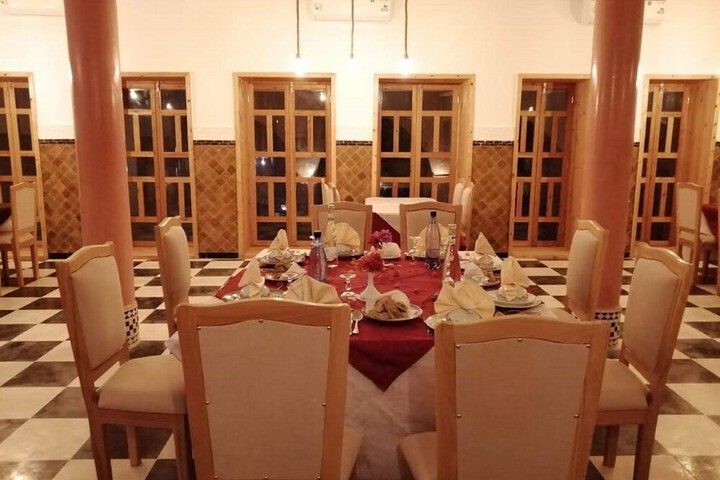 Dining 29 of 40