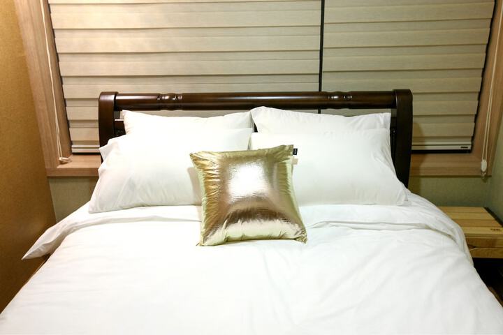 Room 2 of 71
