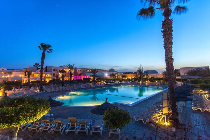 Hotel with Pool