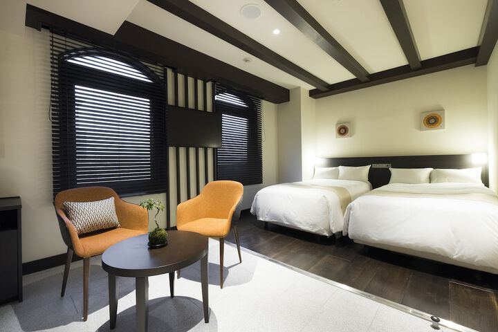 Room 8 of 47