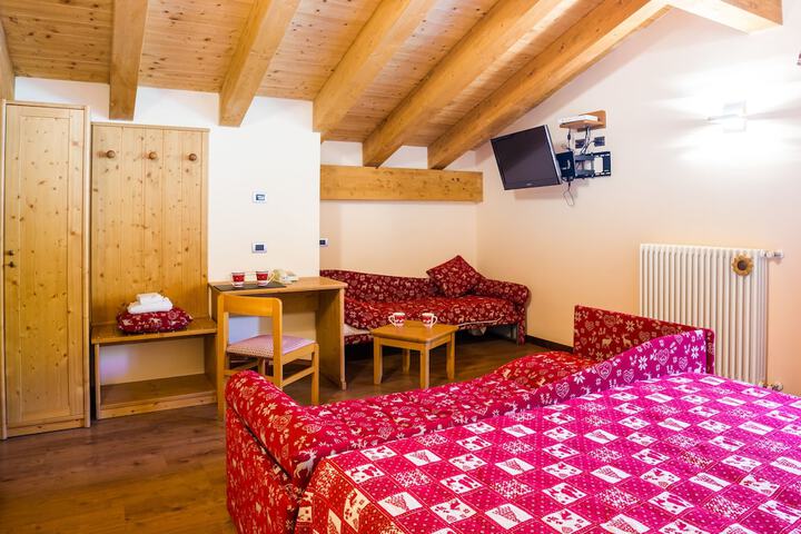 Room 5 of 37