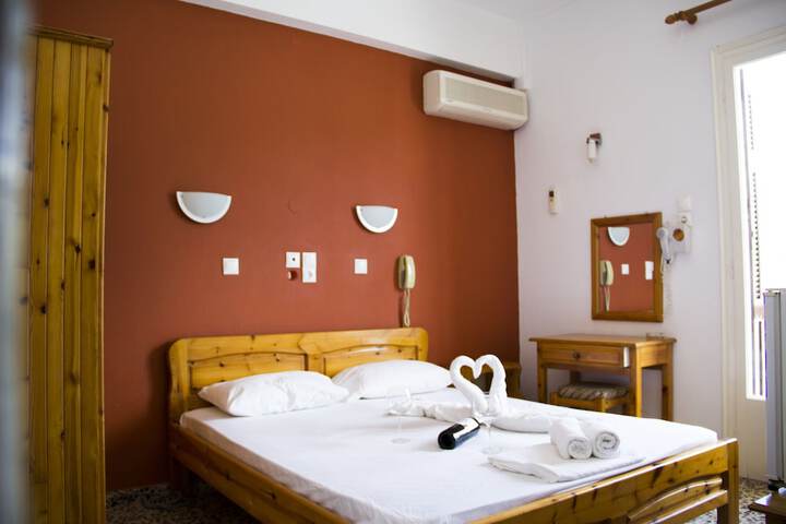 Room 6 of 53