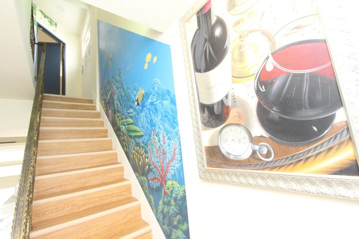 Room 20 of 246