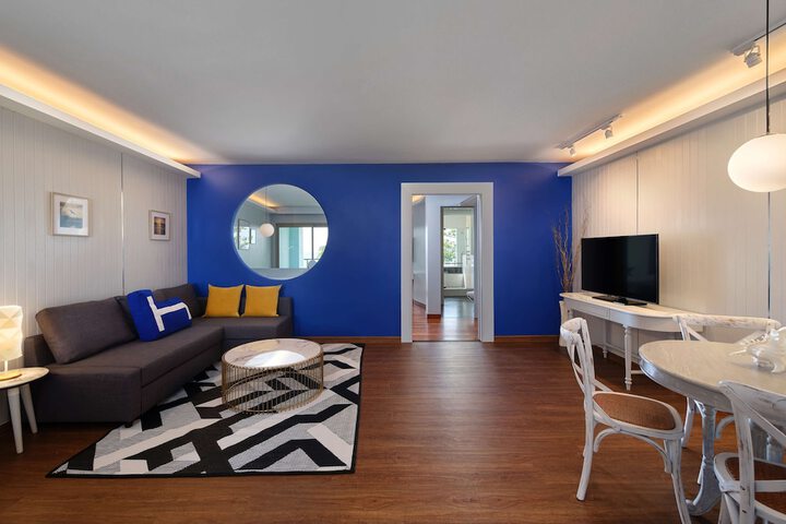 Room 18 of 60
