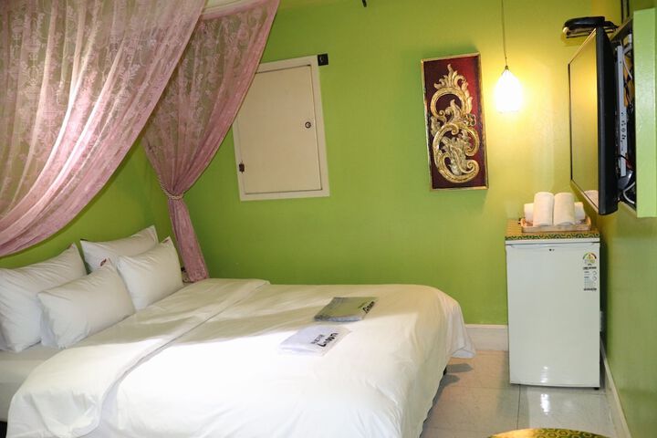 Room 5 of 46