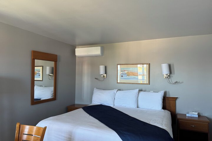 Room 4 of 30