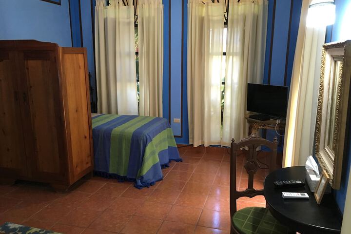 Room 28 of 106