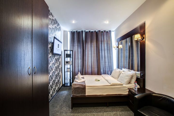 Room 9 of 39
