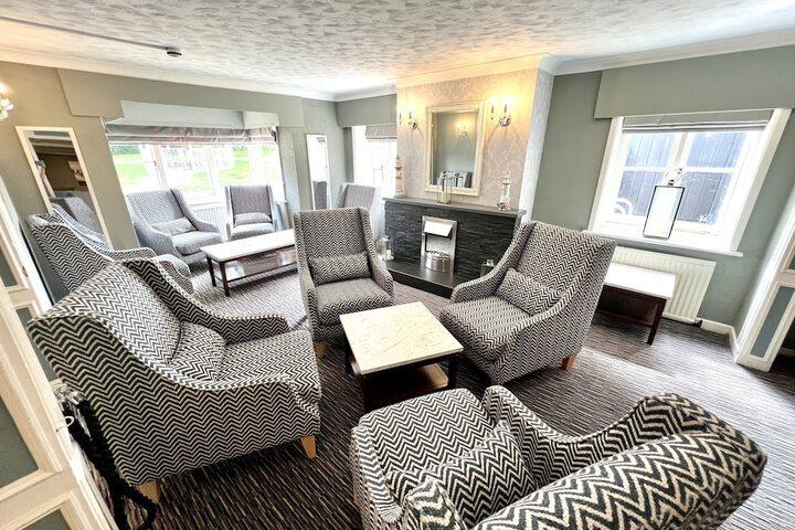 Lounge 88 of 116