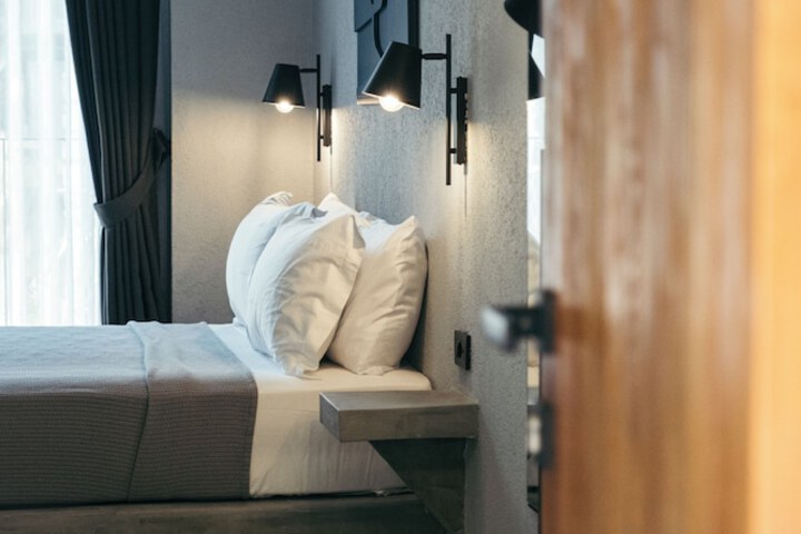 Room 9 of 75