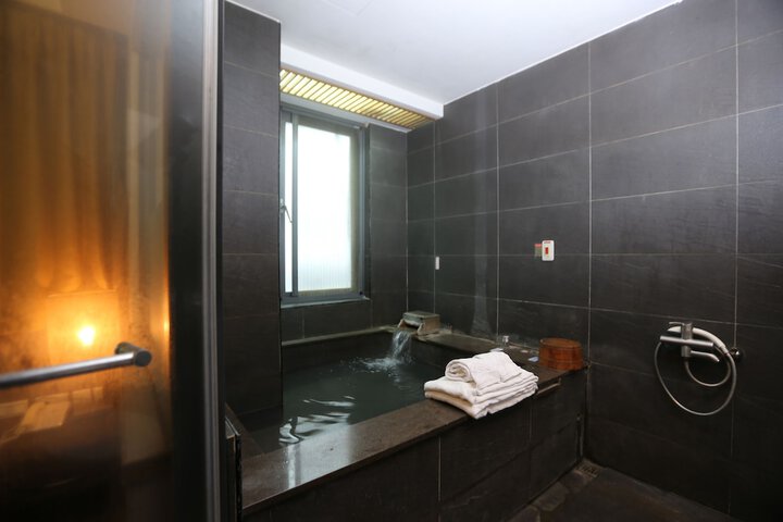 Room 49 of 106
