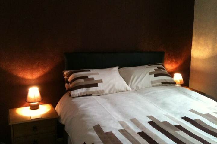 Room 9 of 28