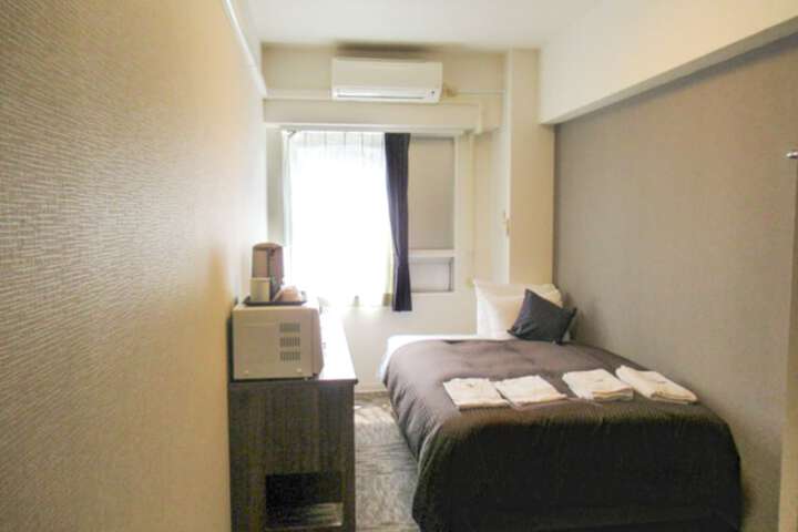 Room 4 of 11