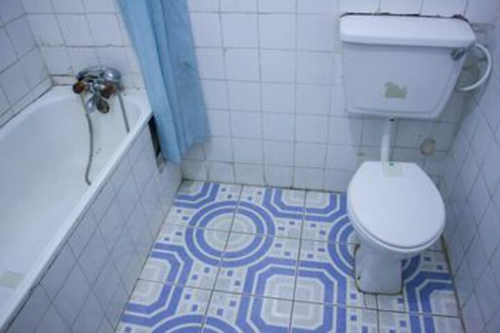Room 9 of 37