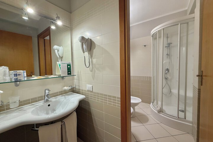 Room 115 of 184
