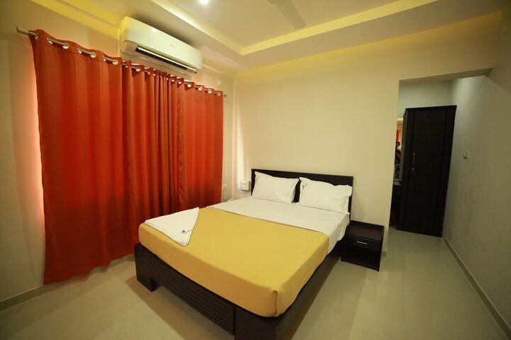 Room 12 of 16