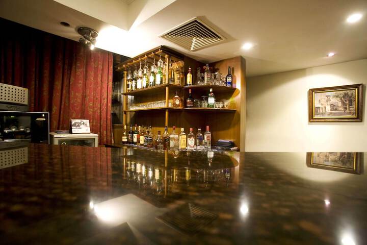 Lounge 221 of 258