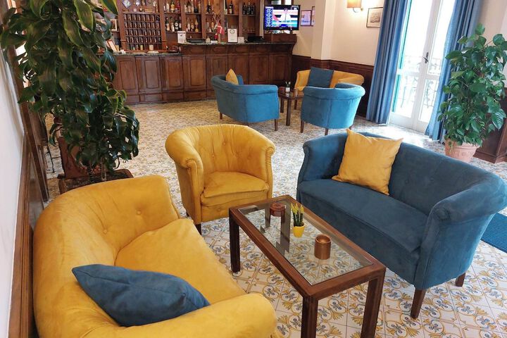 Entrance & Lobby