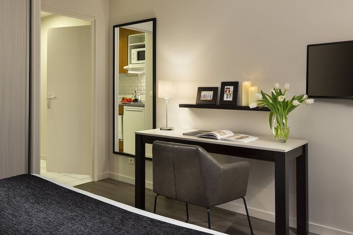 Room 14 of 38