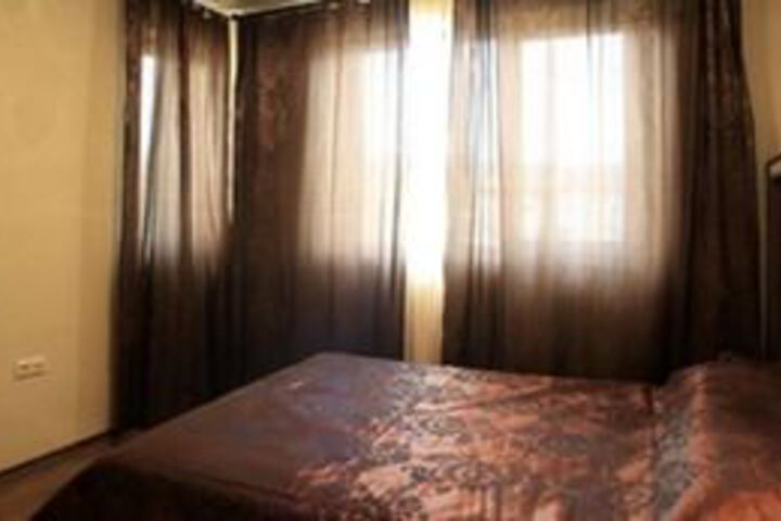 Room 12 of 28