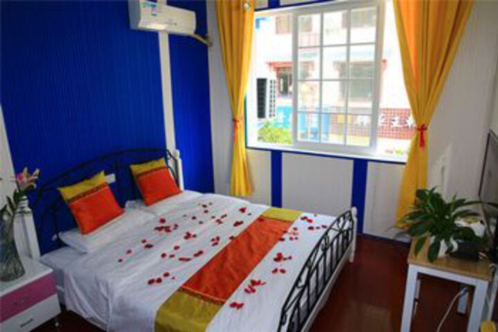 Room 8 of 22