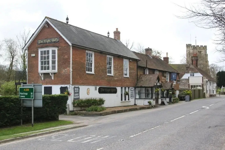 EIGHT BELLS HOTEL