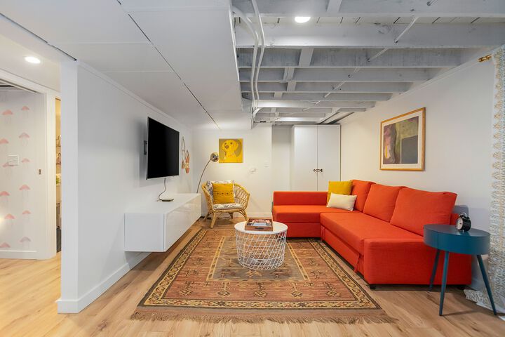 Room 9 of 23