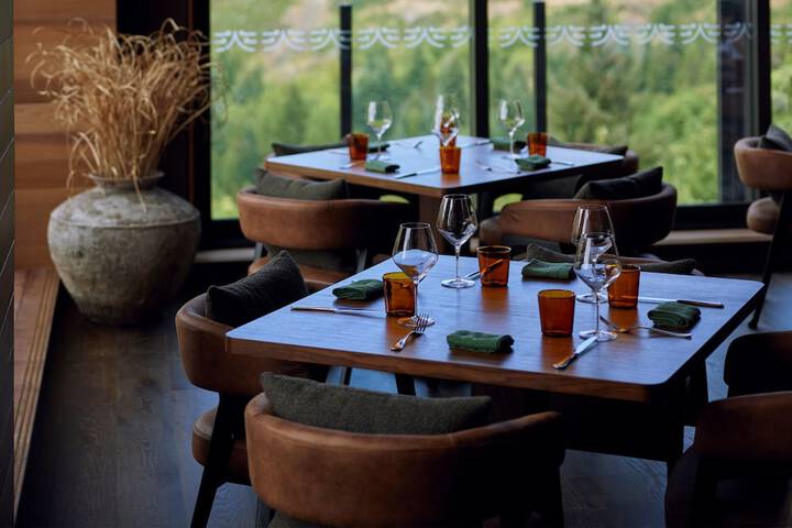 Dining 95 of 115