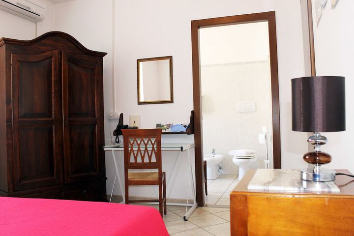 Room 14 of 38