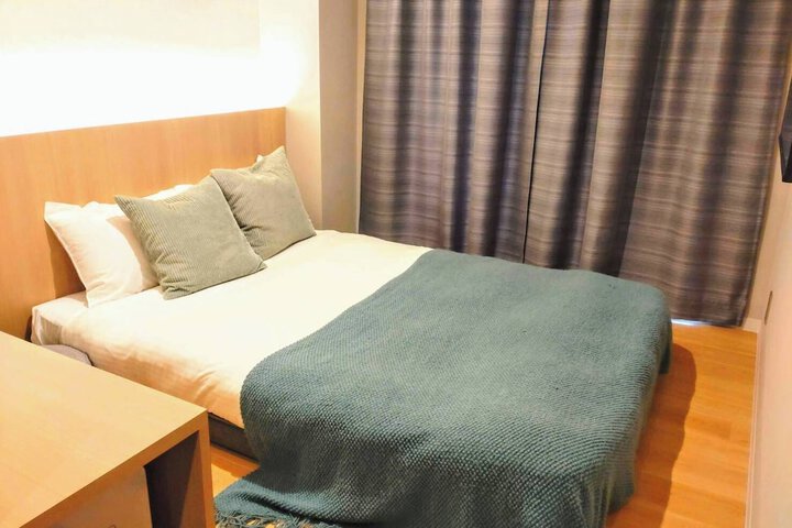 Room 15 of 18