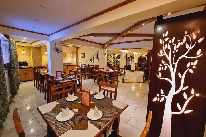 Dining 36 of 42