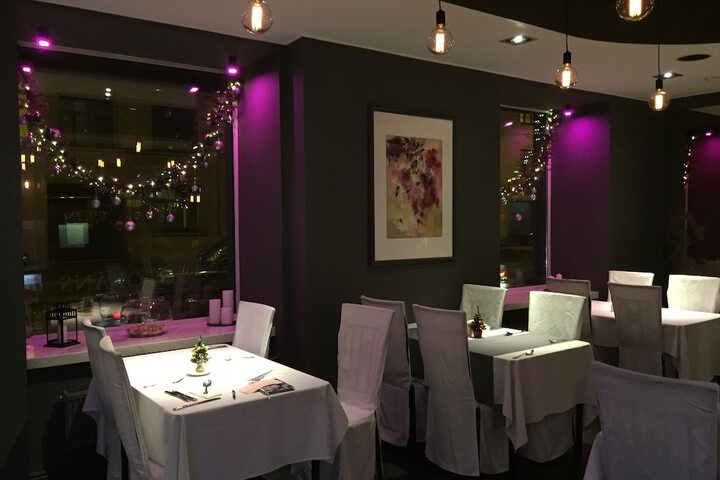 Dining 42 of 45