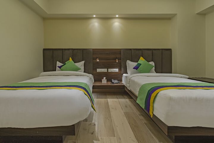 Room 15 of 36