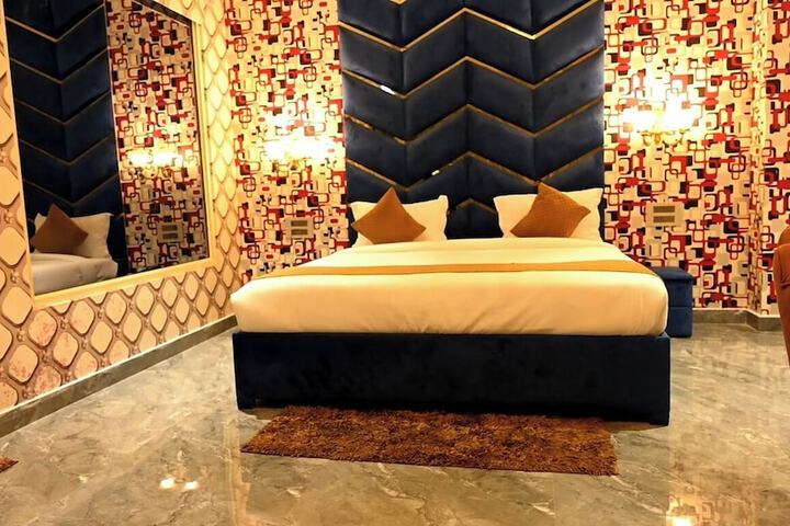 Room 10 of 94