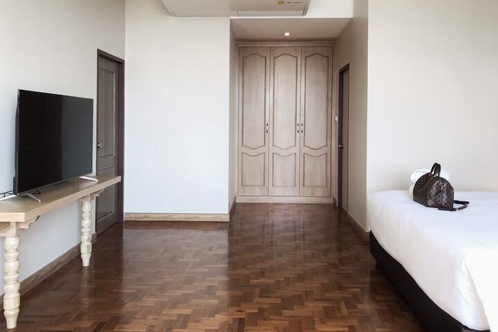 Room 143 of 260