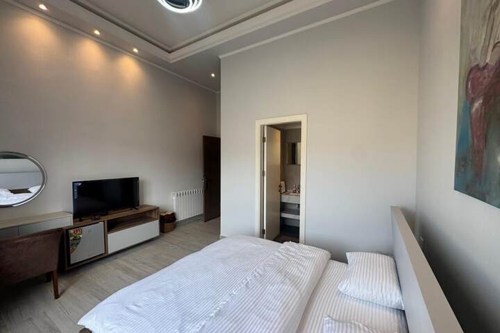 Room 8 of 45