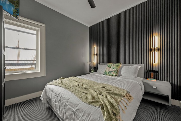 Room 14 of 19