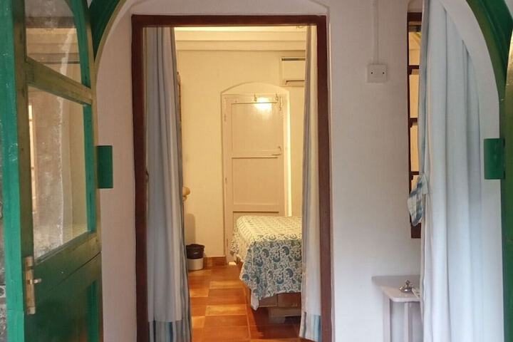Room 97 of 233