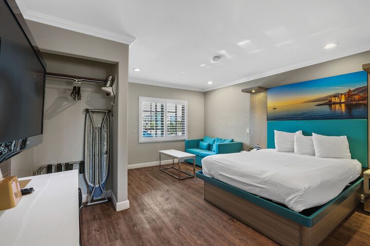 2 Queen Beds (3 of 4)